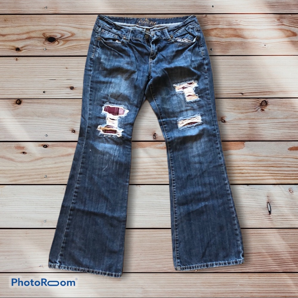 COPY - Distressed Jeans